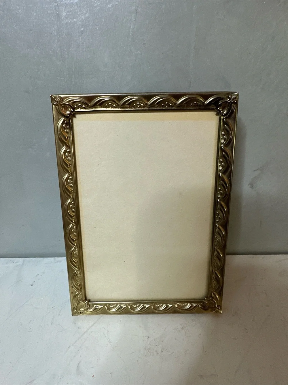 VINTAGE ORNATE GOLD METAL NEO CLASSICAL PICTURE FRAME FITS 5X7 CAB7
